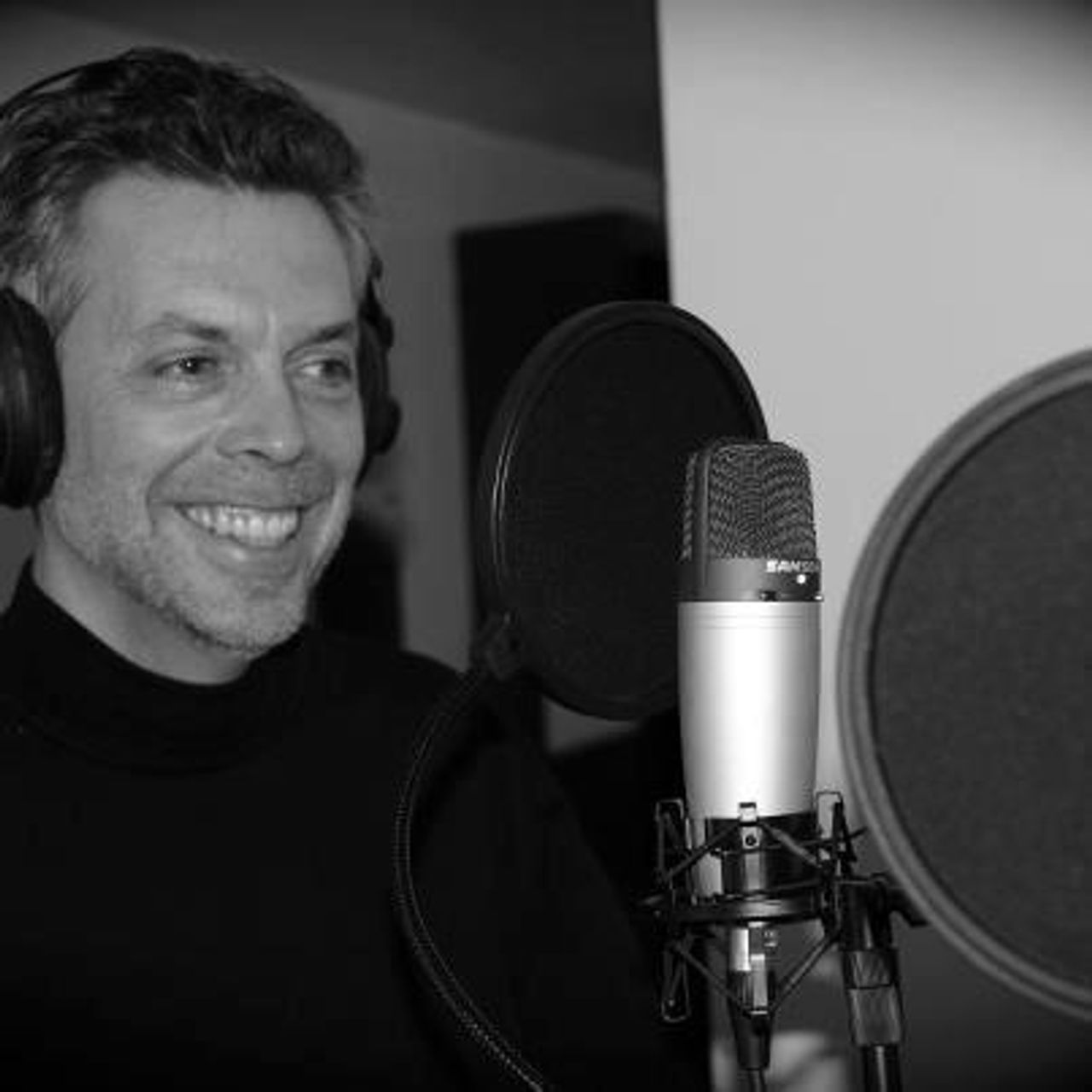<p>DOLAN, Dudley Trevor - Tragically in Sweden on February 20, 2013, to the inexpressible grief of Stella and Pia. Deeply mourned by his broken-hearted parents Jean and Dudley and his loving sisters Andrea and Judith. Funeral arrangements in Sweden and Ireland later.</p>