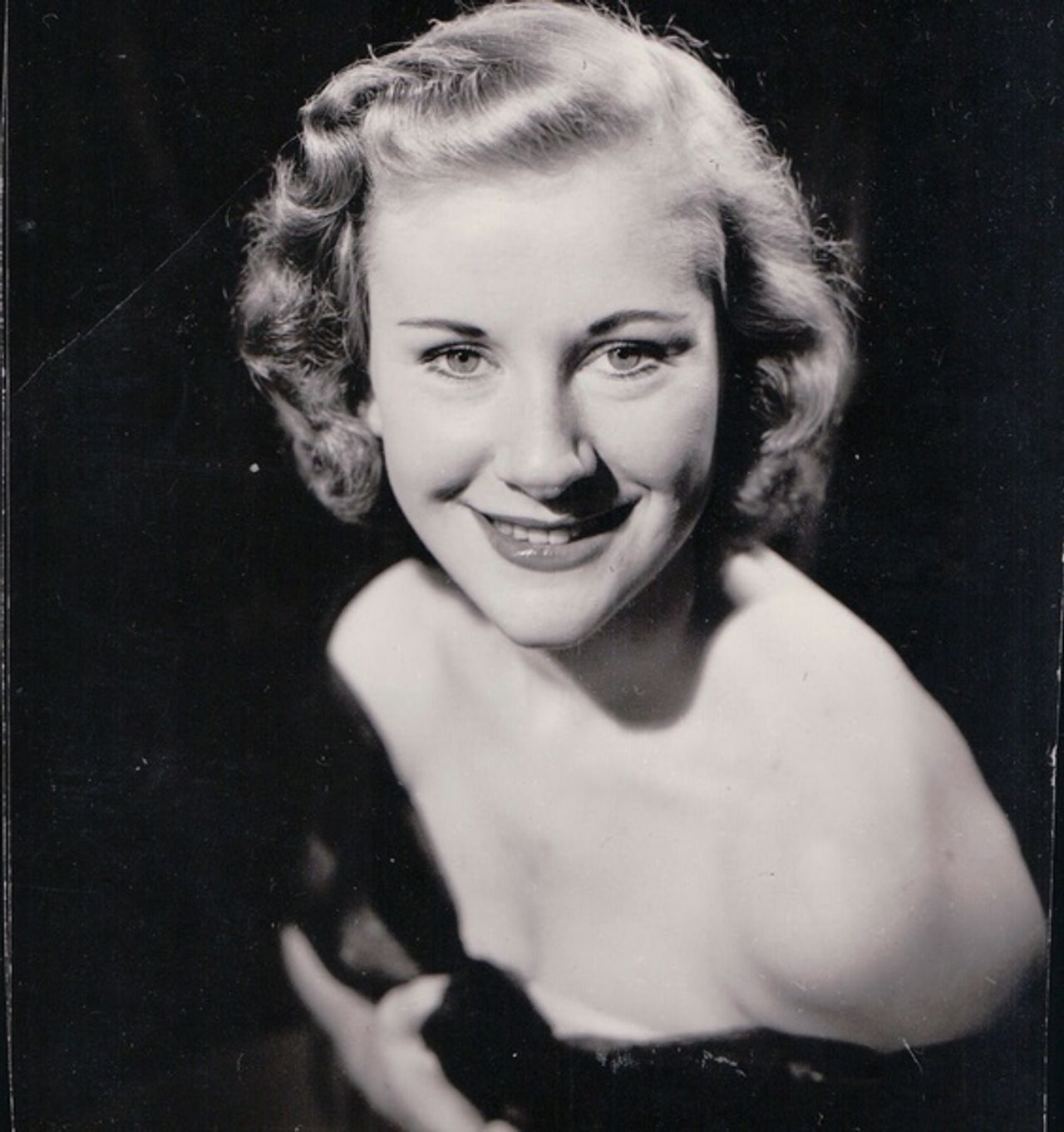 <p>SQUIER (née Tubridy) Phil, August 30, 2015 in Indiana, U.S.A. Beloved mother of Moira, Rob Jr. and Sean, deeply regretted by her sister Niamh, daughter-in-law Chris, her four grandchildren Rachael, Rebecca, Colleen and Fianna, relatives and friends.</p>