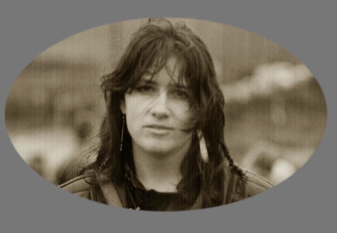 <p>FOX Ciara (Nic an tSionnaigh) (Eighth Anniversary, died tragically January 10, 2004) - Always in our thoughts and forever in our hearts. Rest peacefully Ciara, with your beloved Dad Seamus. Sadly missed, Angela, Rónán and Dara.Go dté d'anam slán le grá.'</p>
