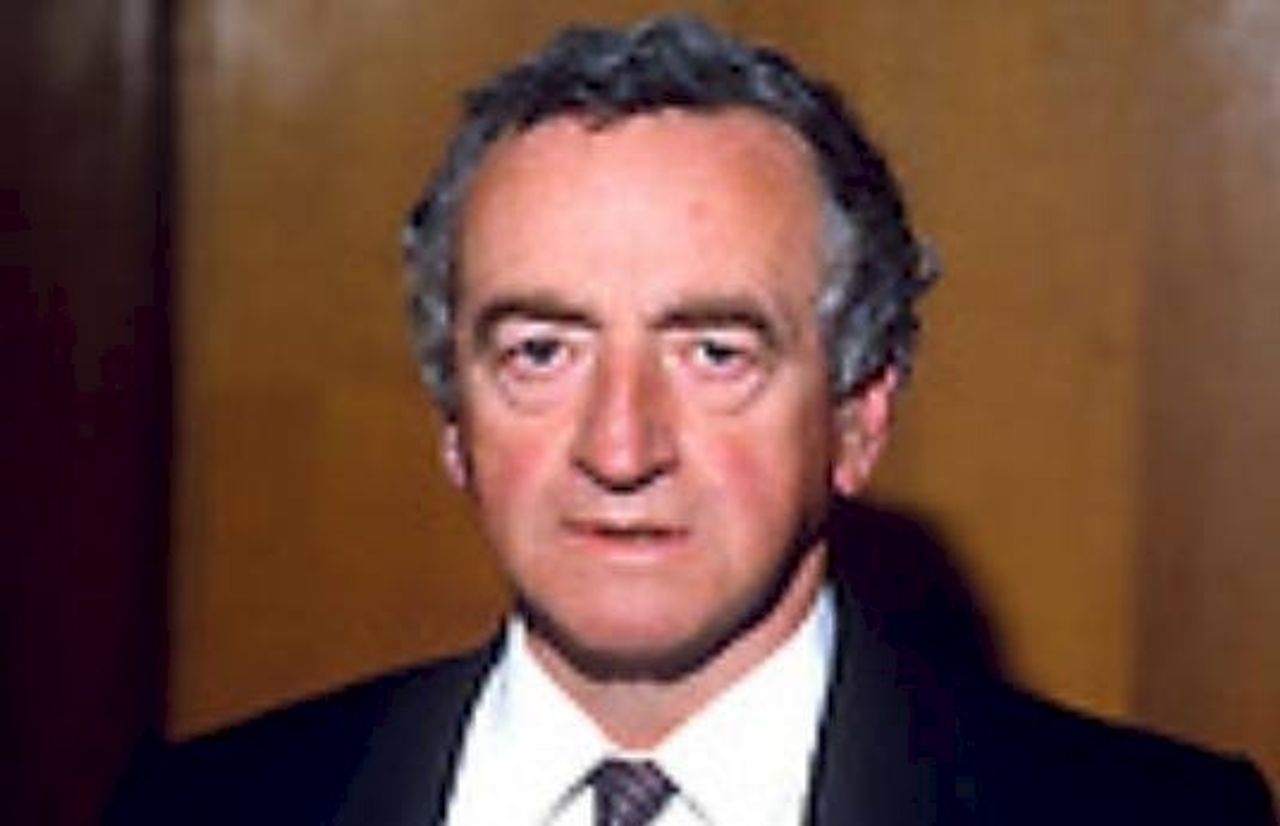 <p>O'DOHERTY Ronald Hugh Camillus (Solicitor and Coronor) - January 9, 2014, in Letterkenny General Hospital, Cahir O'Doherty Avenue, Buncrana, Co, Donegal, loving husband of Una and dear father of Sheena, Moya-Jane, Roderick, Gearoid and Ronan, brother of Jill and Coleman (Dublin). Remains reposing at St. Mary's Oratory, Buncrana with Requiem Mass tomorow (Saturday), 11th January at 11 o'clock with burial afterwards in Cockhill Cemetery. House private.</p>